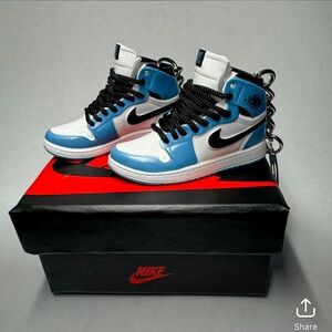 Air Jordan 1 High University Blue Sneaker Keychain Pair & Shoe Box 3D Gift